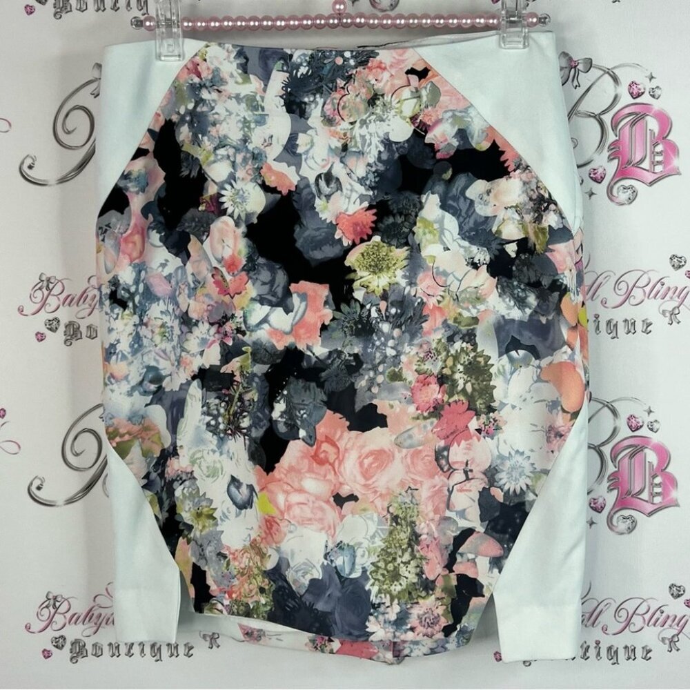 Rw&co skirt water color flowers stretch Floral Print Skirt with White Accents